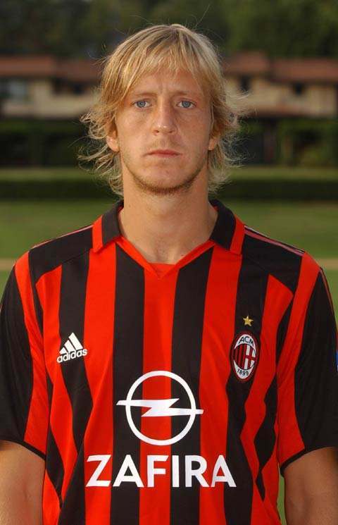  AC米兰功勋队长替补救主保留争冠希望  