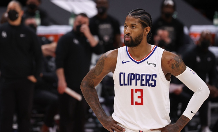  乔治复出状态低迷，快船不敌雷霆止连胜  